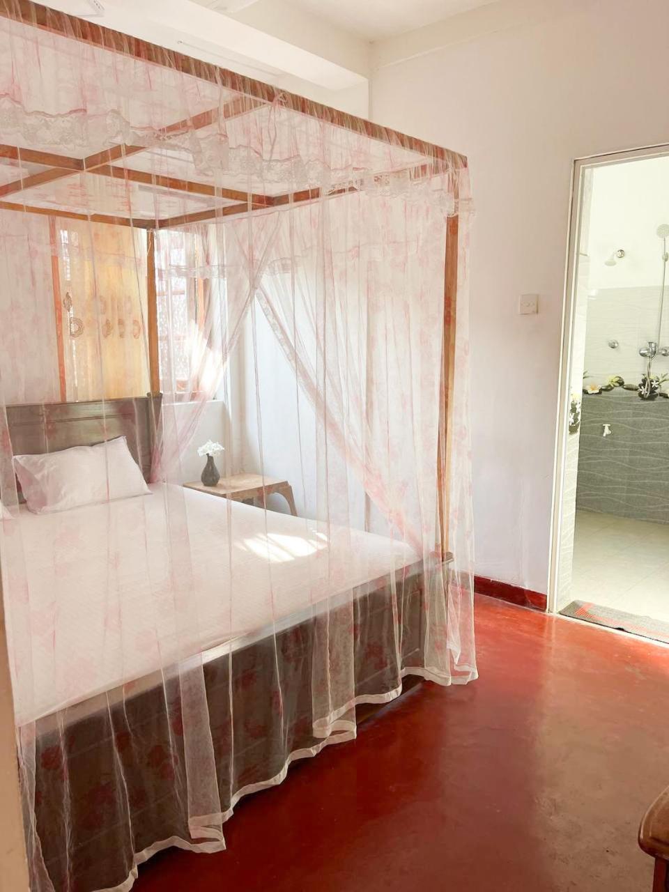 Wasana Ocean View Villa Mirissa Bagian luar foto