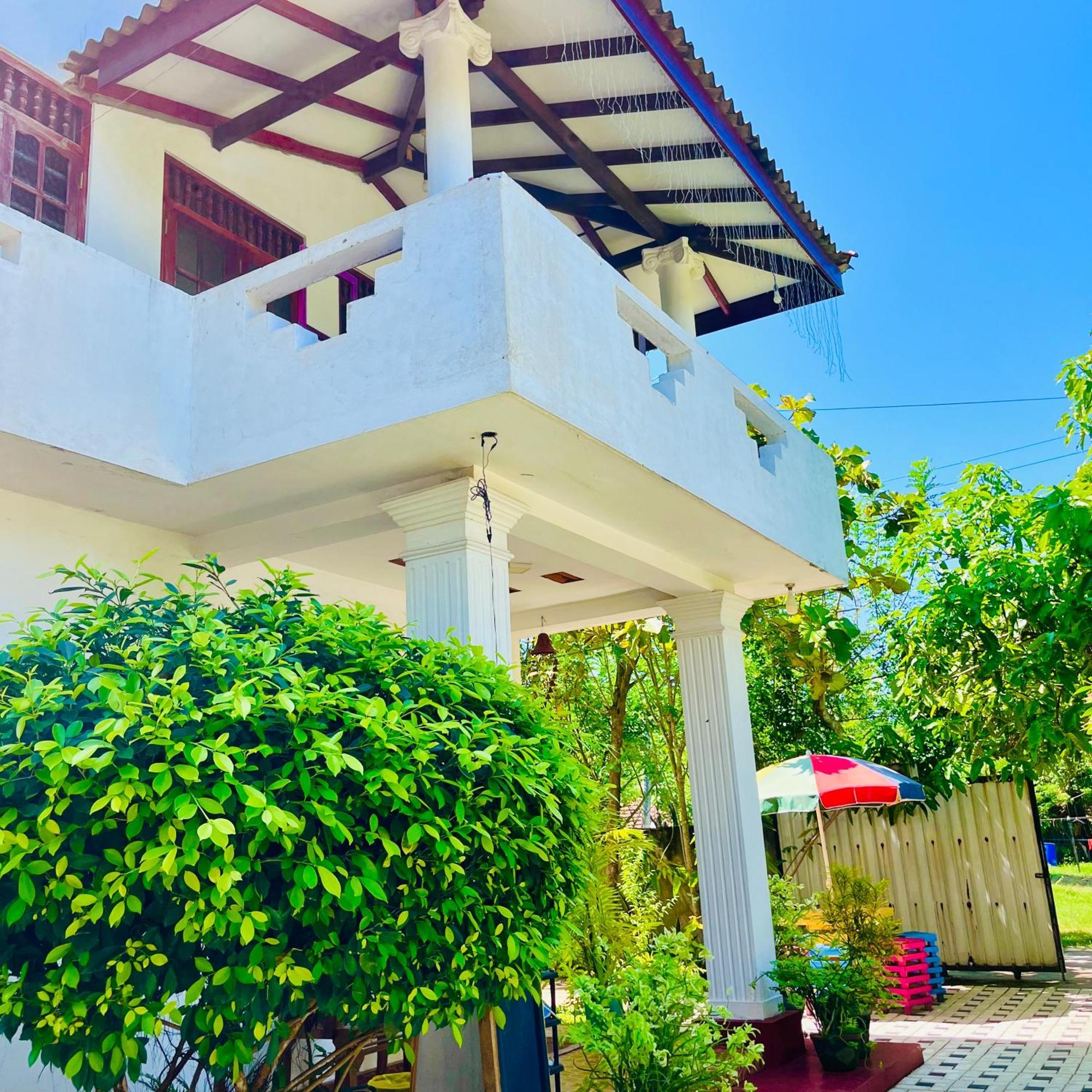 Wasana Ocean View Villa Mirissa Bagian luar foto