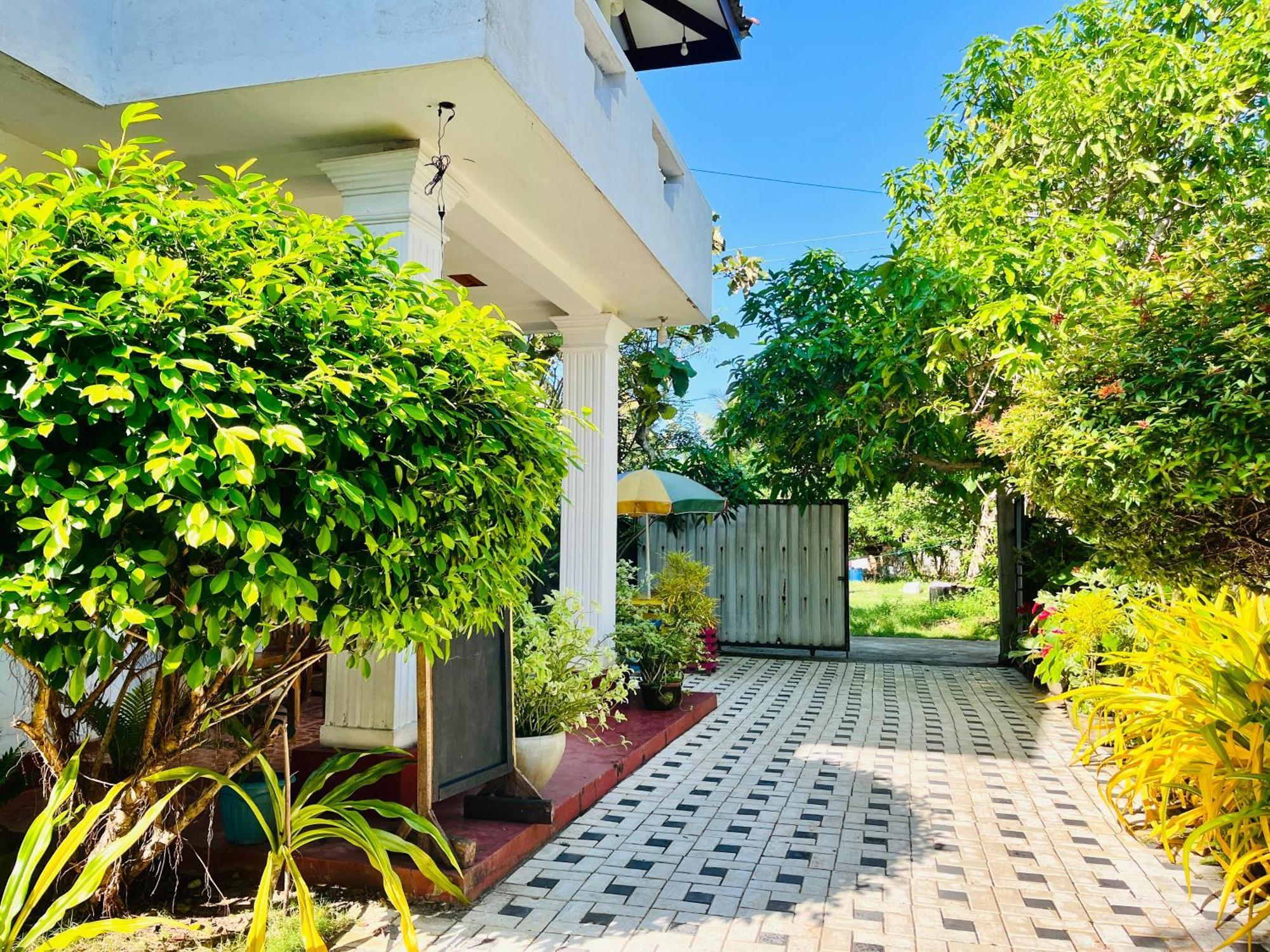 Wasana Ocean View Villa Mirissa Bagian luar foto